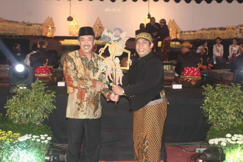 Kolaborasi Apik Dua Dalang Pewayangan Dihari Jadi Ke 161 Kabupaten Sidoarjo Kolaborasi Apik Dua Dalang Pewayangan Dihari Jadi Ke 161 Kabupaten Sidoarjo