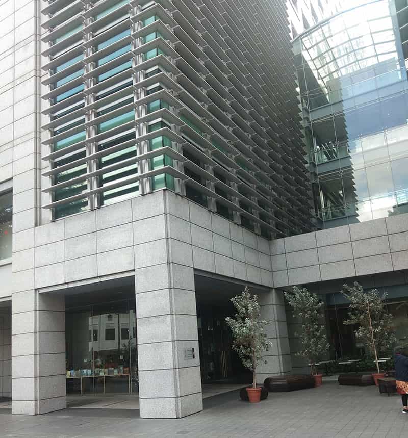 Gedung URA Tower di Jl. Maxweel Road 45.